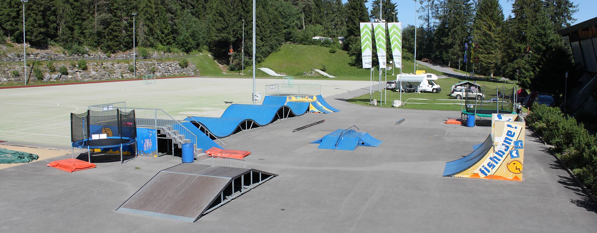 outdoor aktivitäten für jugendliche outdoor aktivitäten wie canyoning river rafting oder gleitschirmfliegen in flims schweiz flims schönwetter outdoor aktivitäten für jugendliche outdoor aktivitäten wie canyoning river rafting oder gleitschirmfliegen in flims schweiz flims schönwetter